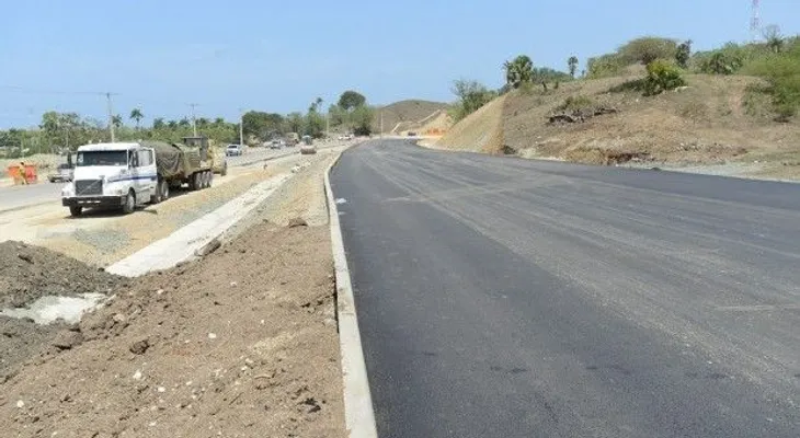 Obras Públicas casi finaliza ampliación de carretera Maimón-Puerto Plata