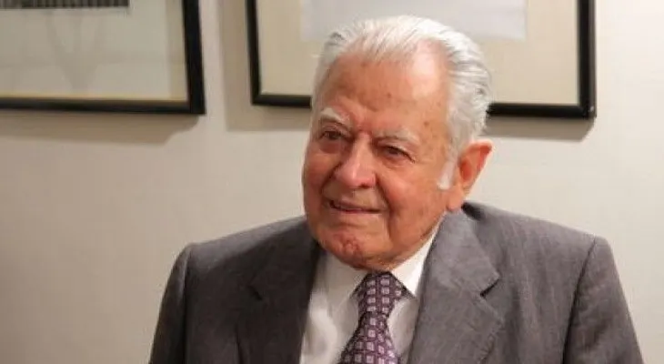 Abren libro de condolencias por fallecimiento expresidente chileno Patricio Aylwin