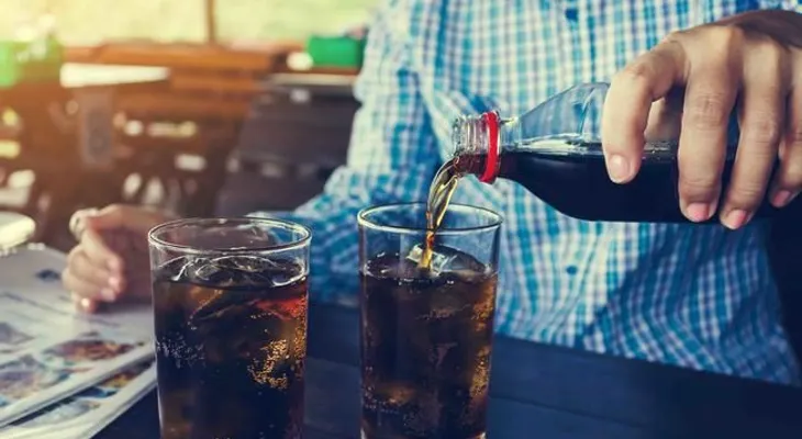 Hígado graso, si toma más de un refresco al día o fuma una cajetilla