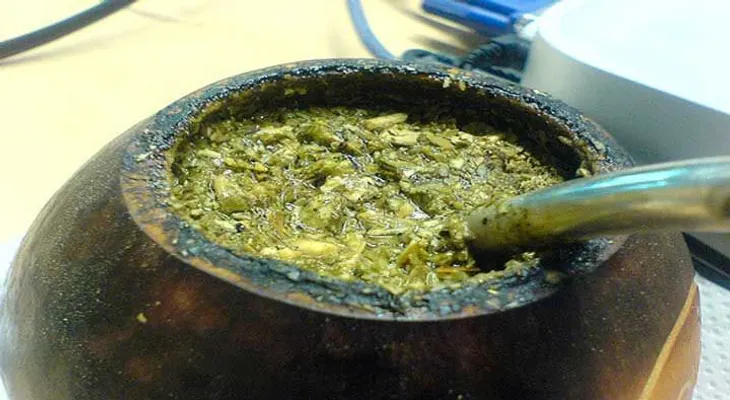El papa Francisco, Hillary Clinton y otros famosos toman yerba mate para una buena salud 