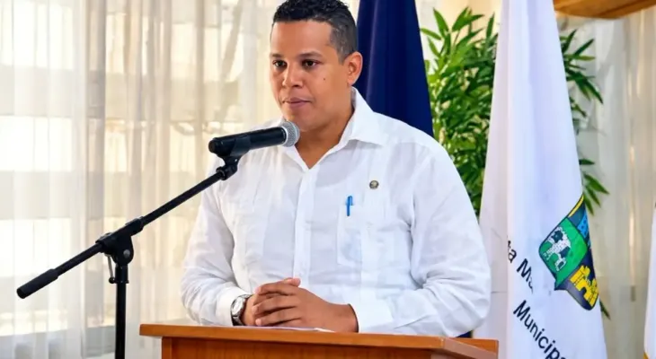 Detienen a director distrital de Rincón acusado de posesión ilegal de armas; MP pedirá tres meses de prisión preventiva