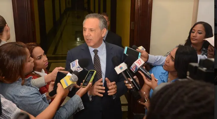 Peralta:  El Gobierno garantiza transparencia ante eventual venta acciones en Punta Catalina