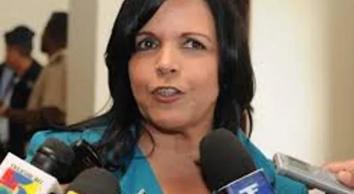 Minou aclara que no piensa irse al PRD