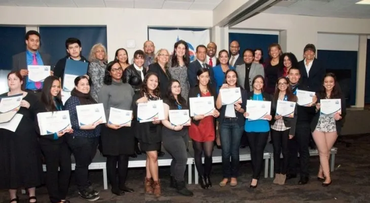 Diecisiete dominicanos reciben becas para estudiar en EEUU