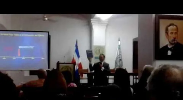 Dr Roberto Sánchez conferencia sobre causas crisis sistema nacional de salud (VIDEO)    