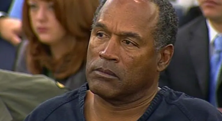 O.J. Simpson sale de prisión luego de cumplir nueve años de condena por robo 