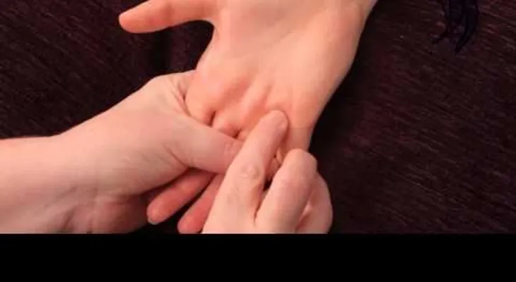 Dale un masaje a tu dedo índice un minuto y te SORPRENDERÁS (VIDEO)