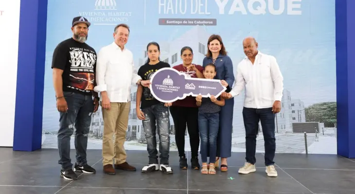 Vicepresidenta Raquel Peña entrega 168 apartamentos del proyecto Mi Vivienda en Hato del Yaque, Santiago