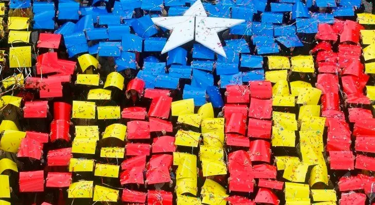 El humor entra en campaña en Cataluña con el meme por bandera