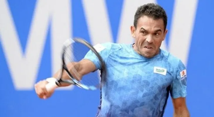 Víctor Estrella logra primer triunfo en Wimbledon
