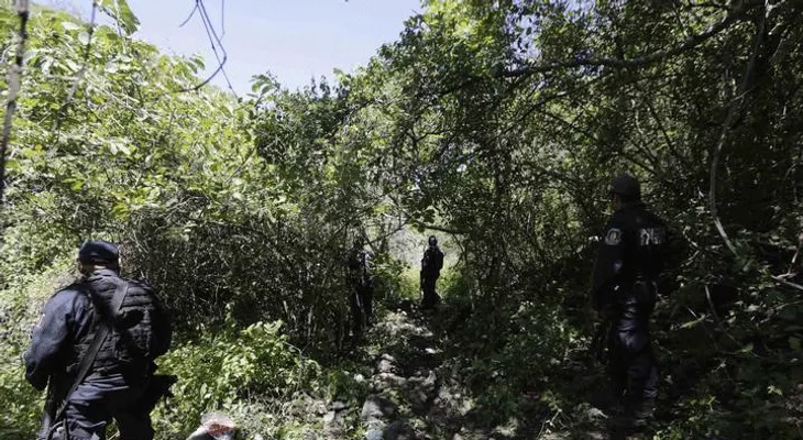 México halla más restos en búsqueda de estudiantes