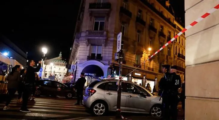 Ataque con cuchillo en París deja al menos un muerto