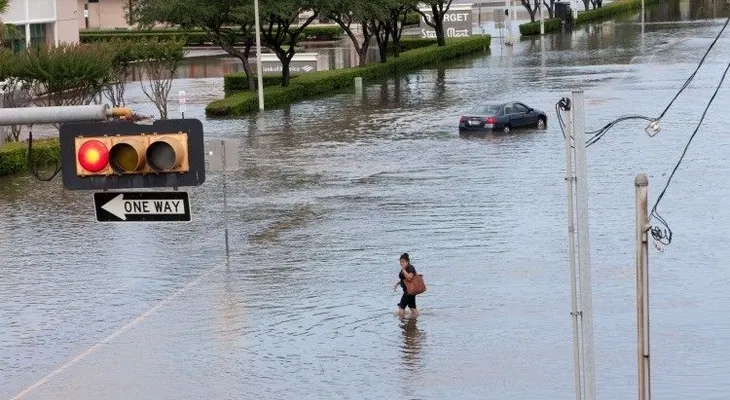 No solo México: El huracán Patricia amenaza con inundar el estado de Texas (VIDEO)