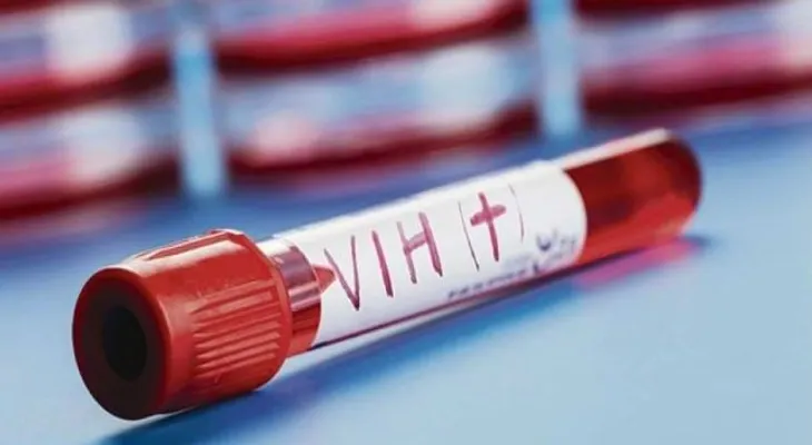 Condenan a prisión a un médico chino que infectó con VIH a cinco pacientes 