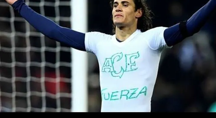 Sacan tarjeta amarilla a un futbolista por homenajear al Chapecoense