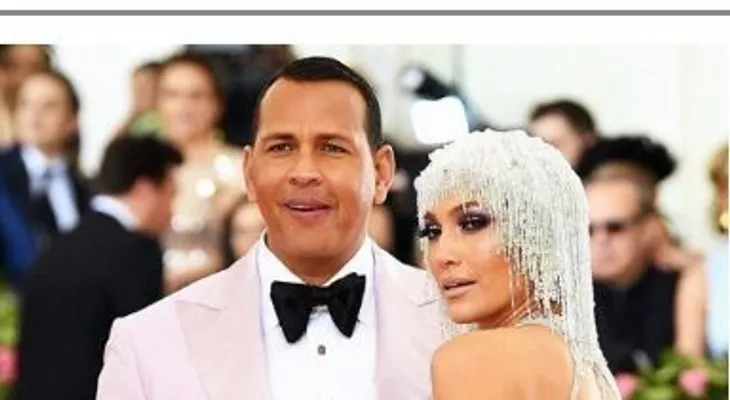 Jennifer Lopez acapara la atención con su vestido en la gala MET 2019, estaba con Alex Rodríguez