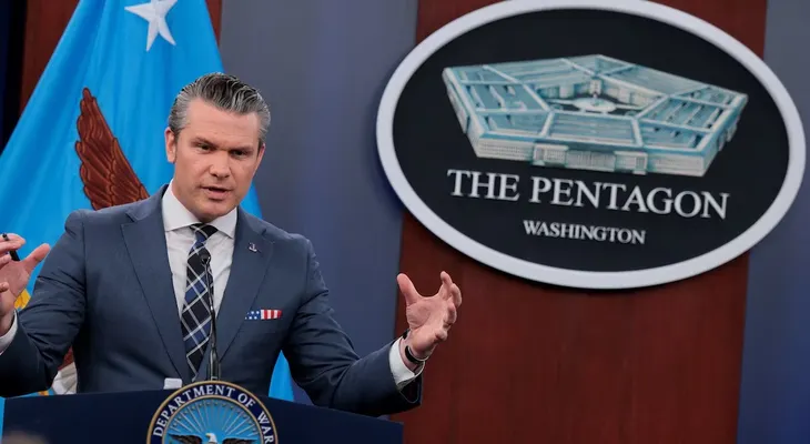 Pentágono advierte que no descarta ataques militares contra Irán mientras refuerza presión económica
