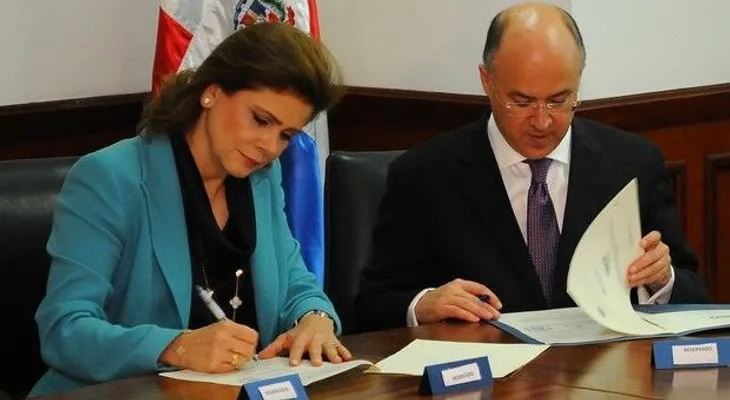 Firman convenio integrará jóvenes vulnerables