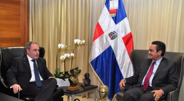 Rector de la UASD recibe autoridades Universidad de Valencia
