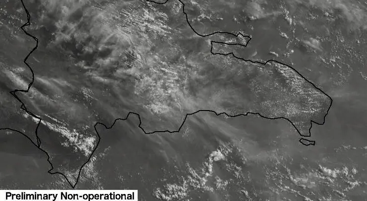 Jueves Corpus Christi con algunos nublados sobre la cordillera central.8:57am.