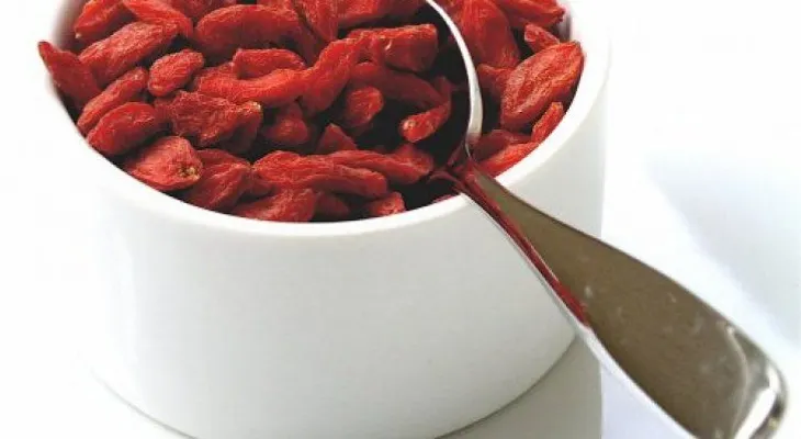 ¿Qué son las bayas goji y qué beneficios ofrecen?