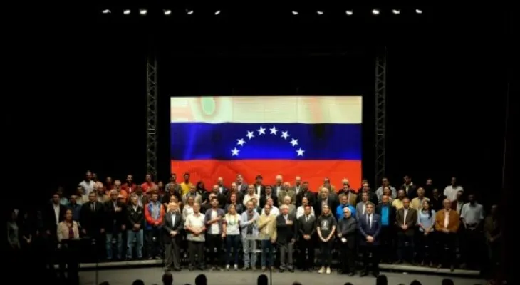 Maduro gana elecciones en medio de la abstención más alta en Venezuela; la oposición participó dividida