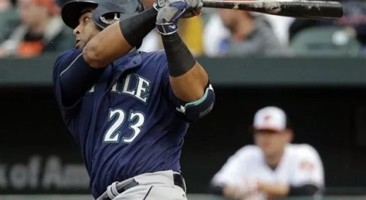 Nelson Cruz pega jonrón y remolca 4 en paliza de Marineros a Orioles