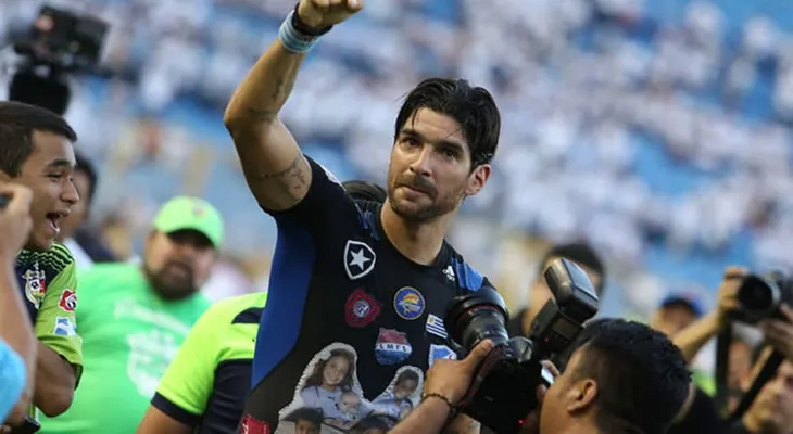 Sebastián Loco" Abreu, más cerca del récord Guinness: jugará en la segunda división de Uruguay