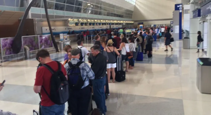 American Airlines deja sus aviones en tierra por problemas técnicos