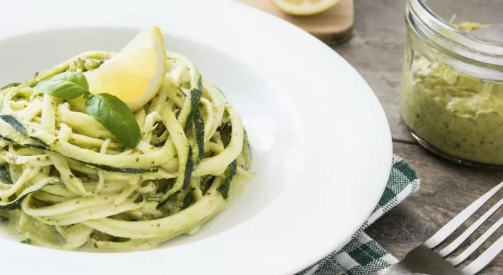 Calabacín con pesto de jengibre