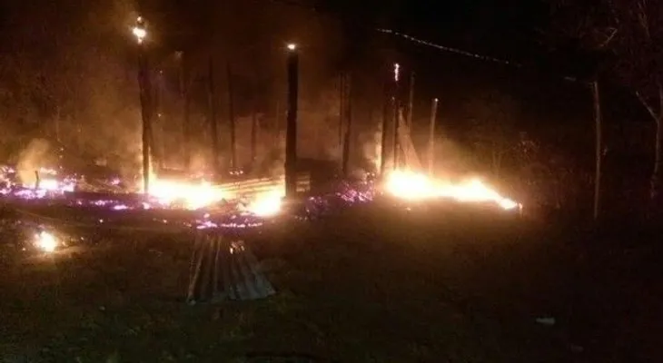 Fuego destruye dos viviendas en Restauración