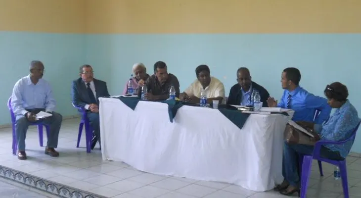 Pasan revista a construcciones de Escuelas en Barahona.
