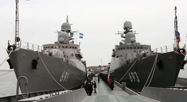 Más de 50 barcos rusos de la Flotilla del Caspio se preparan para la batalla (VIDEO)