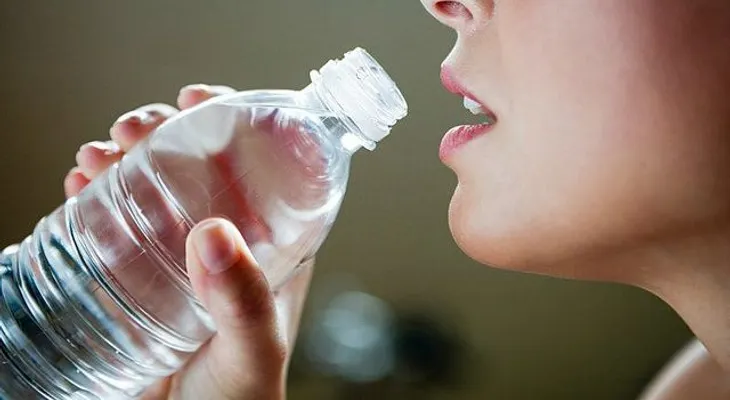 ¿Cuántas veces puedo reutilizar la misma botella de plástico?