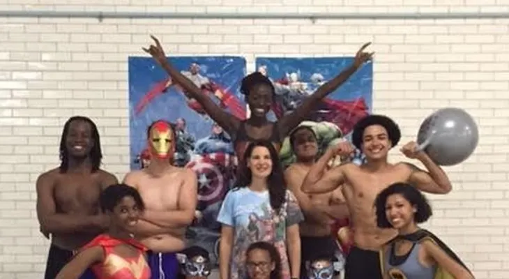 10 estudiantes dominicanas participan en Show de Natación en New York