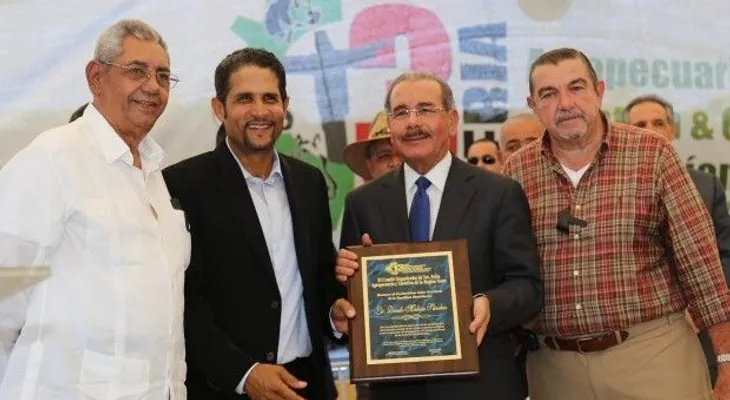 Ganaderos del Norte reconocen a Danilo Medina en inicio Feria Agropecuaria