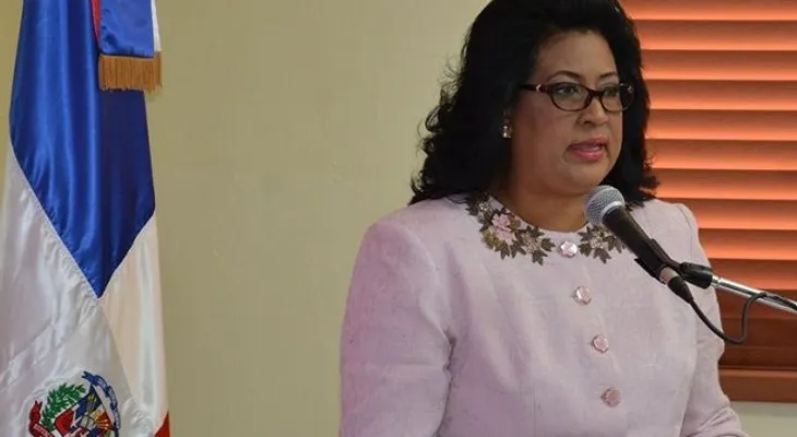 Presidenta del Senado, Cristina Lizardo: la educación es clave prevenir cáncer de mama