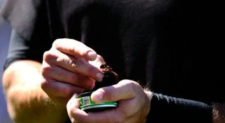 NY decreta prohibición al tabaco masticable en estadios