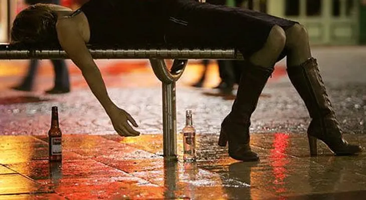 4 señales para identificar a un alcohólico