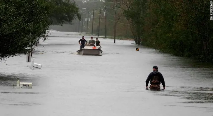 Florence se debilita a depresión tropical, pero advierten que el peligro no ha pasado