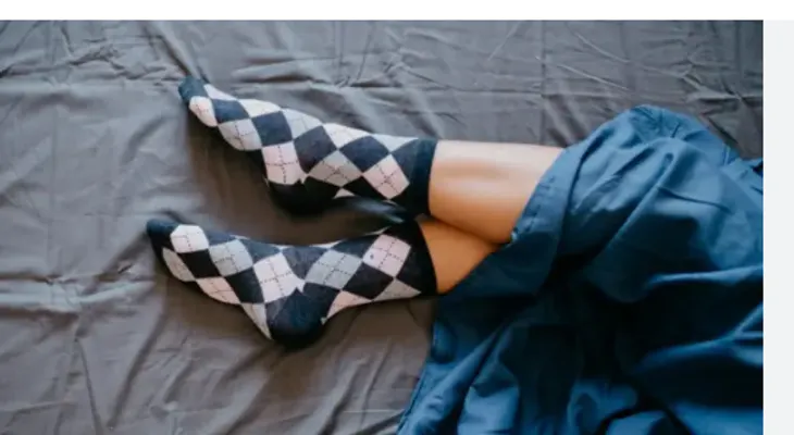 El gran descubrimiento tras dormir con medias