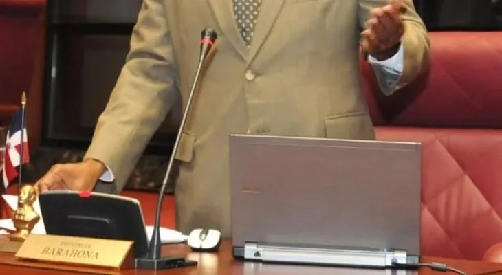 Senador  Eddy Mateo "El Suroeste de júbilo por sometimiento de préstamo para Monte Grande"