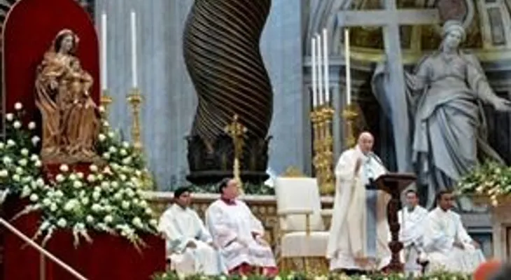 El papa pide servir a los débiles y no servirse de ellos