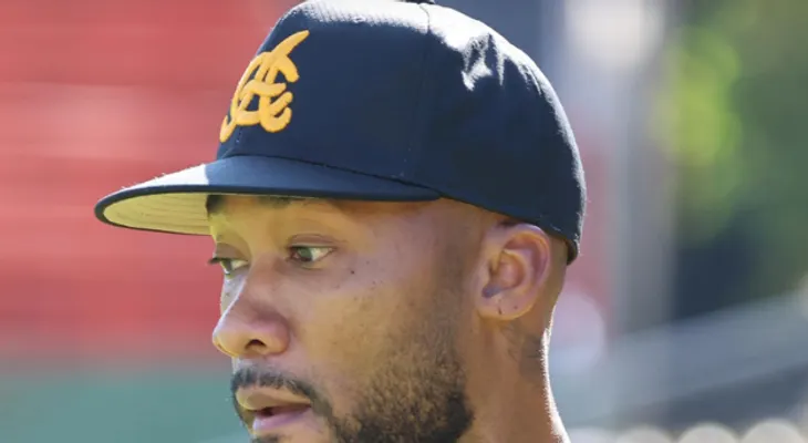 Amir Garrett de la MLB a las Águilas