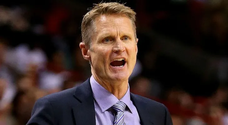 Steve Kerr dirige las prácticas de Golden State