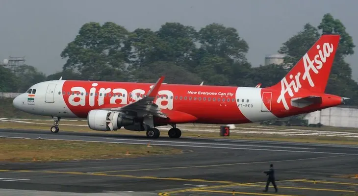 Piloto le pide a los pasajeros rezar por una "falla técnica" en avión