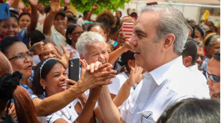 Abinader entregará títulos e inaugurará hospital y centro deportivo