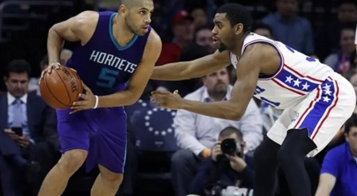Nicolas Batum aporta 'triple doble' en triunfo de Hornets sobre 76ers