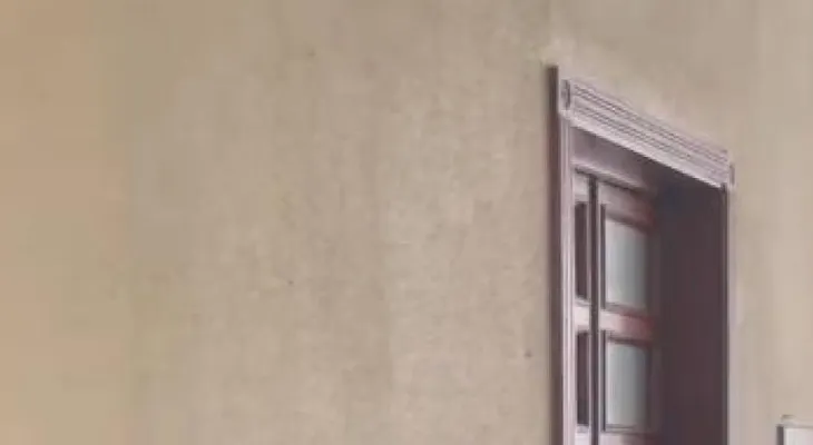 Juez impone garantía de 10 mil pesos a hombre acusado de robar guagua y manejar en vía contraria