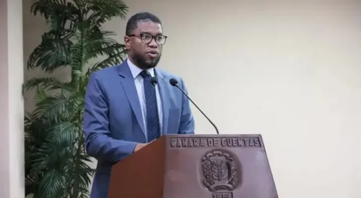 Empleadas que acusan a presidente CC de acoso laboral y sexual, darán su versión a la PGR 
